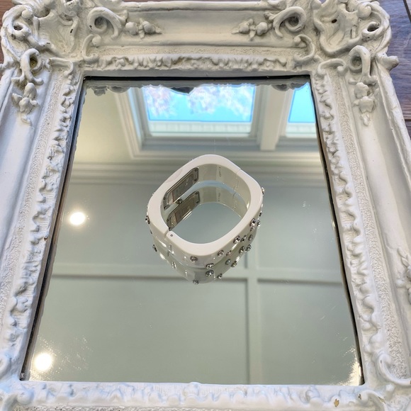 Betsey Johnson VINTAGE Lucite Plastic Crystal Rhinestone Snap Watch Bracelet - Picture 4 of 4